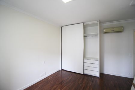 Apartamento à venda com 140m², 3 quartos e 2 vagas Apartamento à venda com 140m², 3 quartos e 2 vagasSuíte 1
