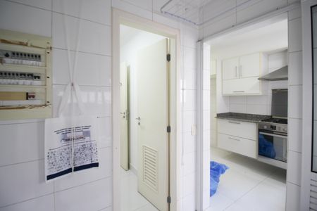 Apartamento à venda com 140m², 3 quartos e 2 vagas Apartamento à venda com 140m², 3 quartos e 2 vagasÁrea de Serviço