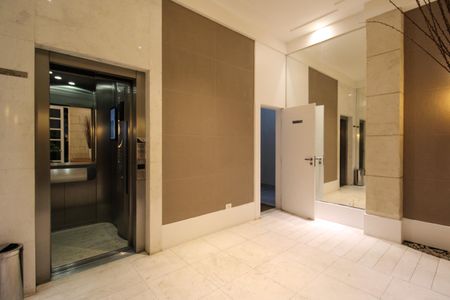 Apartamento à venda com 140m², 3 quartos e 2 vagas Apartamento à venda com 140m², 3 quartos e 2 vagasHall