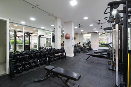 Apartamento à venda com 140m², 3 quartos e 2 vagas Apartamento à venda com 140m², 3 quartos e 2 vagasÁrea comum - Academia
