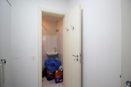 Apartamento à venda com 140m², 3 quartos e 2 vagas Apartamento à venda com 140m², 3 quartos e 2 vagasQuarto de Serviço