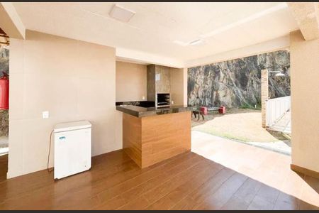 Apartamento à venda com 2 quartos, 51m² em João Pinheiro, Belo Horizonte