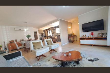 Casa à venda com 3 quartos, 150m² em Nonoai, Porto Alegre