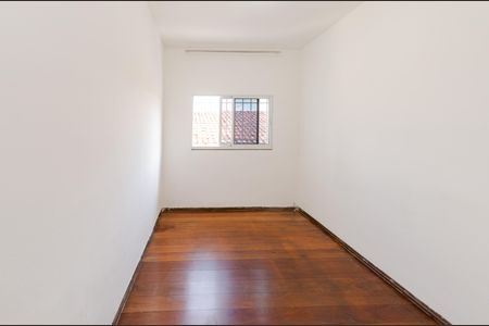 Quarto 1 de casa para alugar com 2 quartos, 90m² em João Pinheiro, Belo Horizonte