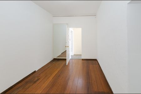Sala de casa para alugar com 2 quartos, 90m² em João Pinheiro, Belo Horizonte