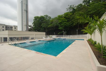 Apartamento para alugar com 43m², 2 quartos e 1 vaga Apartamento para alugar com 43m², 2 quartos e 1 vagaÁrea comum - Piscina