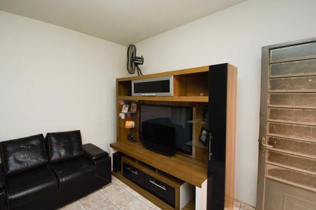 Sala de apartamento para alugar com 2 quartos, 47m² em Jardim Riacho das Pedras, Contagem
