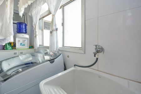 Apartamento à venda com 80m², 3 quartos e 2 vagas Apartamento à venda com 80m², 3 quartos e 2 vagasÁrea de Serviço