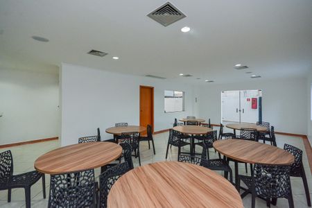 Apartamento à venda com 80m², 3 quartos e 2 vagas Apartamento à venda com 80m², 3 quartos e 2 vagasÁrea comum - Salão de festas