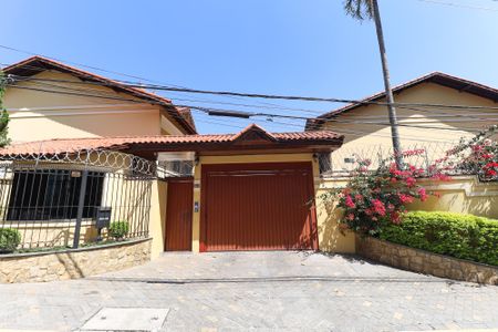 Casa de condomínio à venda com 114m², 3 quartos e 2 vagas Casa de condomínio à venda com 114m², 3 quartos e 2 vagasFachada do Condomínio