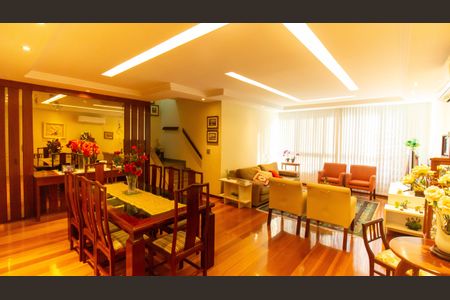 Sala de apartamento à venda com 4 quartos, 280m² em Icaraí, Niterói