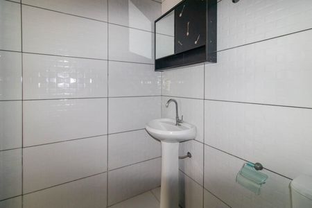 Banheiro de apartamento para alugar com 1 quarto, 40m² em Partenon, Porto Alegre