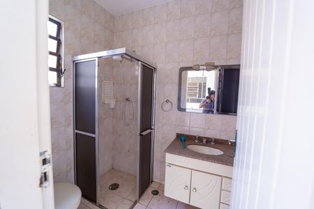 Casa à venda com 200m², 3 quartos e 3 vagasBanheiro da Edícula