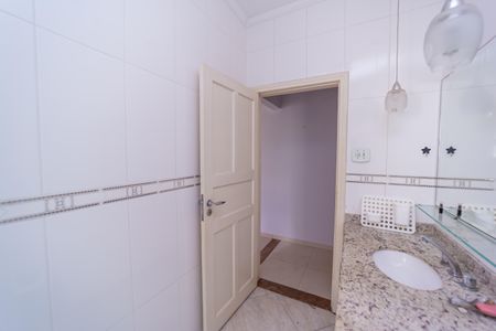 Casa à venda com 200m², 3 quartos e 3 vagasBanheiro Social