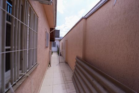 Casa à venda com 200m², 3 quartos e 3 vagasCorredor Lateral