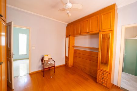 Casa à venda com 200m², 3 quartos e 3 vagasSuíte 1