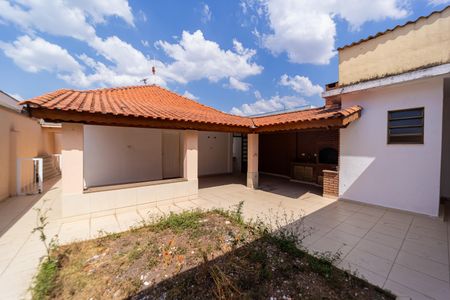 Casa à venda com 200m², 3 quartos e 3 vagasQuintal