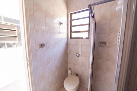 Casa à venda com 200m², 3 quartos e 3 vagasBanheiro da Edícula