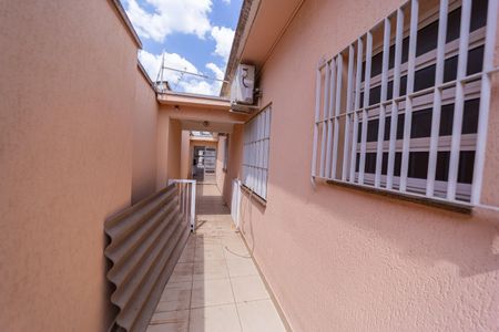 Casa à venda com 200m², 3 quartos e 3 vagasCorredor Lateral