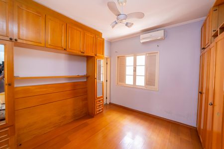 Casa à venda com 200m², 3 quartos e 3 vagasSuíte 1