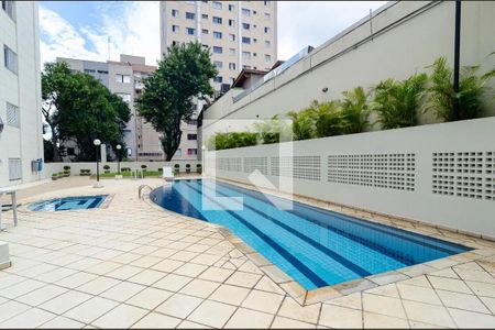 Apartamento à venda com 176m², 4 quartos e 3 vagas Apartamento à venda com 176m², 4 quartos e 3 vagasÁrea comum - Piscina