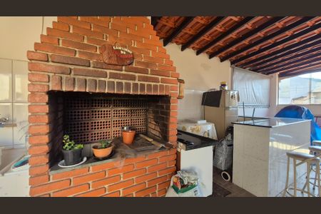 Casa à venda com 215m², 3 quartos e 2 vagas Casa à venda com 215m², 3 quartos e 2 vagasÁrea Externa