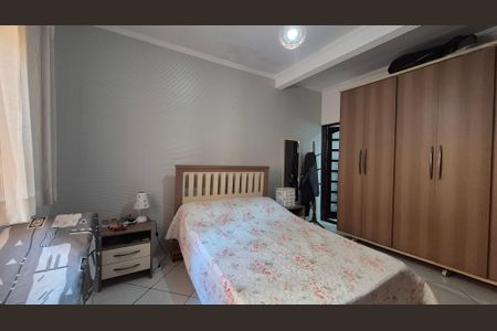 Casa à venda com 215m², 3 quartos e 2 vagas Casa à venda com 215m², 3 quartos e 2 vagasSuíte