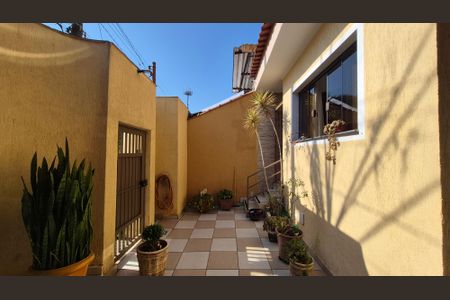 Casa à venda com 215m², 3 quartos e 2 vagas Casa à venda com 215m², 3 quartos e 2 vagasGaragem