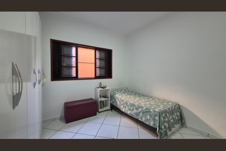 Casa à venda com 215m², 3 quartos e 2 vagas Casa à venda com 215m², 3 quartos e 2 vagasQuarto 2