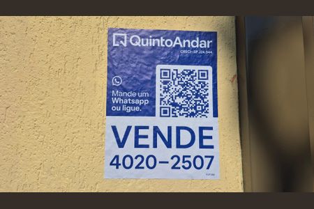 Casa à venda com 215m², 3 quartos e 2 vagas Casa à venda com 215m², 3 quartos e 2 vagasPlaca
