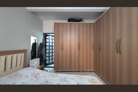 Casa à venda com 215m², 3 quartos e 2 vagas Casa à venda com 215m², 3 quartos e 2 vagasSuíte