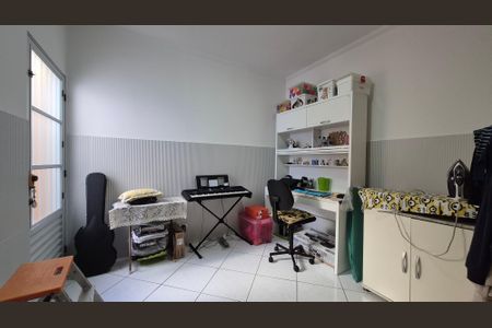 Casa à venda com 215m², 3 quartos e 2 vagas Casa à venda com 215m², 3 quartos e 2 vagasQuarto