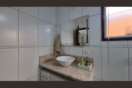 Casa à venda com 215m², 3 quartos e 2 vagas Casa à venda com 215m², 3 quartos e 2 vagasBanheiro