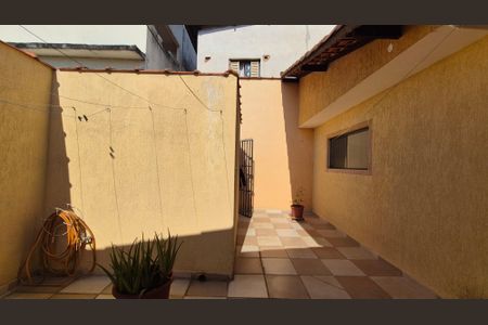 Casa à venda com 215m², 3 quartos e 2 vagas Casa à venda com 215m², 3 quartos e 2 vagasÁrea Externa