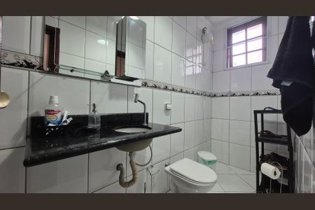 Casa à venda com 215m², 3 quartos e 2 vagas Casa à venda com 215m², 3 quartos e 2 vagasBanheiro da suíte