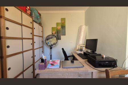 Casa à venda com 215m², 3 quartos e 2 vagas Casa à venda com 215m², 3 quartos e 2 vagasQuarto de serviço