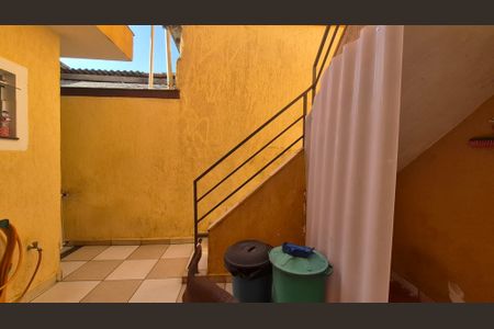 Casa à venda com 215m², 3 quartos e 2 vagas Casa à venda com 215m², 3 quartos e 2 vagasVista