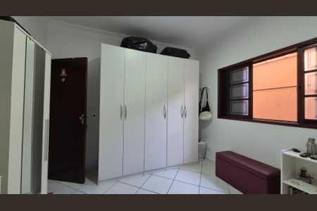 Casa à venda com 215m², 3 quartos e 2 vagas Casa à venda com 215m², 3 quartos e 2 vagasQuarto 2