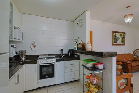 Apartamento à venda com 68m², 2 quartos e 2 vagasCozinha