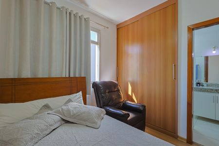 Apartamento à venda com 68m², 2 quartos e 2 vagasSuíte