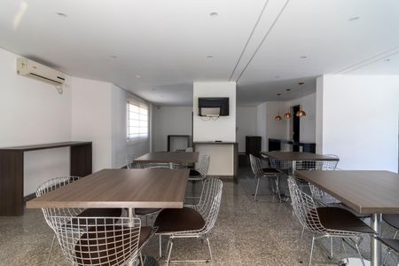 Apartamento à venda com 216m², 3 quartos e 4 vagasÁrea comum - Salão de festas