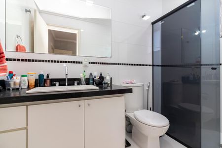 Apartamento à venda com 216m², 3 quartos e 4 vagasBanheiro da Suíte 2