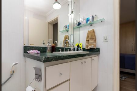 Apartamento à venda com 216m², 3 quartos e 4 vagasBanheiro da Suíte 1