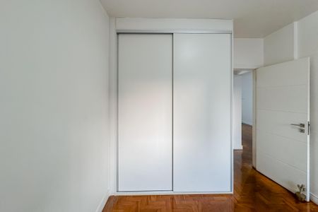 Apartamento à venda com 56m², 1 quarto e sem vagaQuarto - Armários