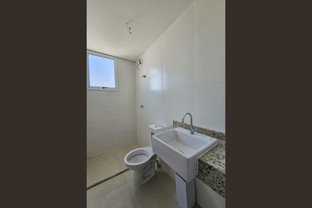 Apartamento à venda com 60m², 2 quartos e 2 vagas Apartamento à venda com 60m², 2 quartos e 2 vagasBanheiro da Suíte