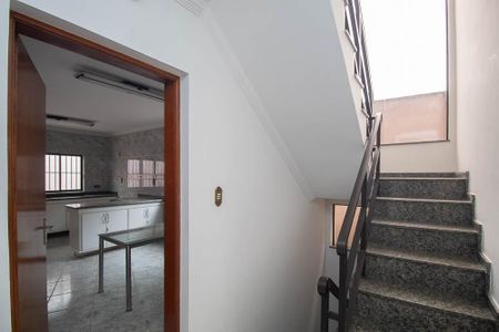 Casa à venda com 236m², 4 quartos e 5 vagas Casa à venda com 236m², 4 quartos e 5 vagasHall