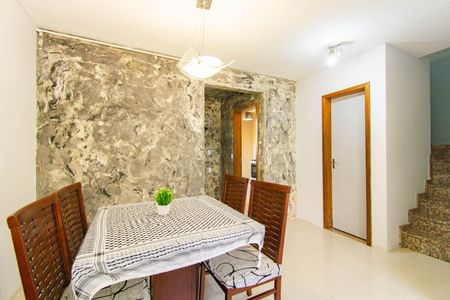 Casa de condomínio à venda com 100m², 3 quartos e 3 vagas Casa de condomínio à venda com 100m², 3 quartos e 3 vagasCopa