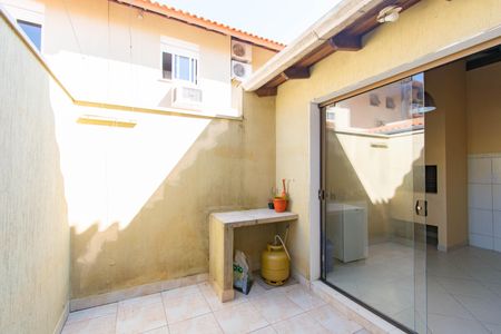 Casa de condomínio à venda com 100m², 3 quartos e 3 vagas Casa de condomínio à venda com 100m², 3 quartos e 3 vagasÁrea comum