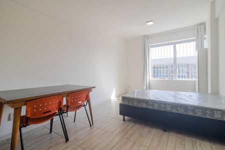 Studio de kitnet/studio para alugar com 1 quarto, 28m² em Azenha, Porto Alegre
