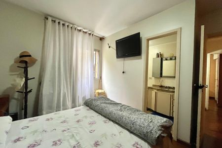 Apartamento à venda com 133m², 4 quartos e 2 vagas Apartamento à venda com 133m², 4 quartos e 2 vagasSuíte